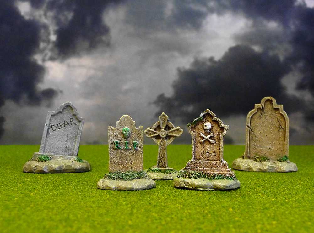 Lemax Tini Tombstones.JPG
