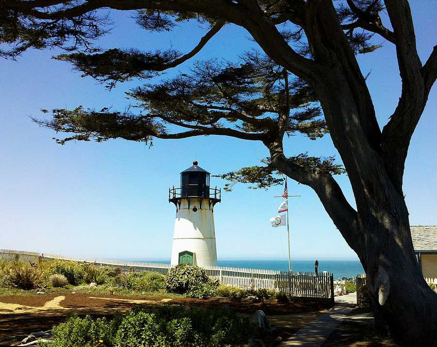 Montara Point Lighthouse 6-12-2010 3 edit.JPG
