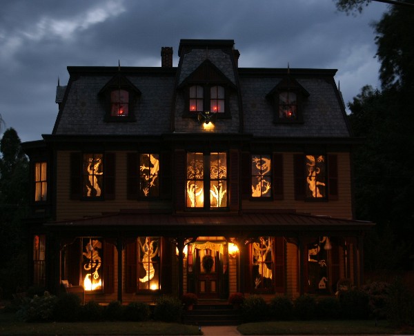 Here's a picture of my house last year at Halloween!