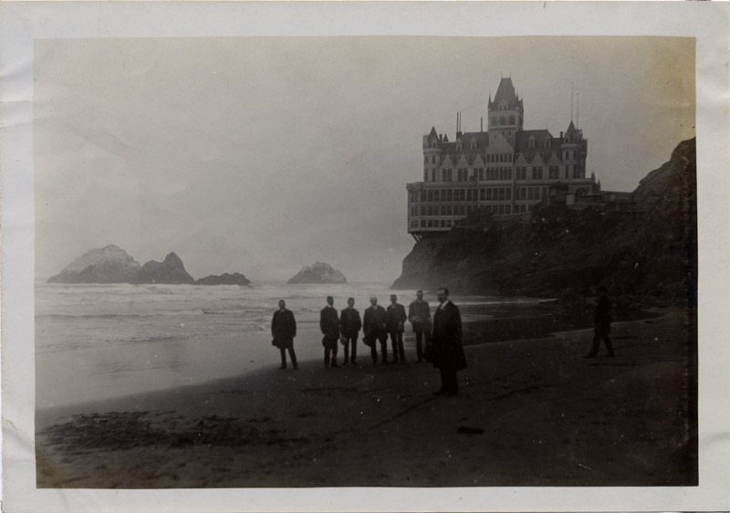 Cliff House Circa 1895.jpg